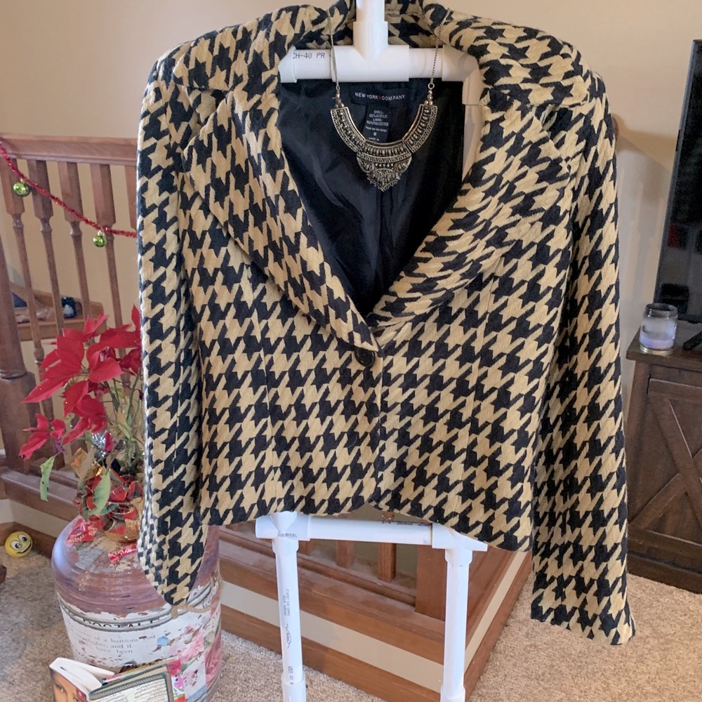 🦚New York & Co Black/Tan Houndstooth Blazer